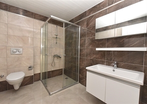 دوبلكس عائلية واسعة - ضمن مجمع فاخر قريب من البحر والخدمات -في كاستل / الانيا 