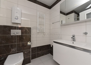 اسكن ضمن مجمع بخدمات 5 نجوم - شقة غرفة وصالة - في منطقة افسلار / الانيا 