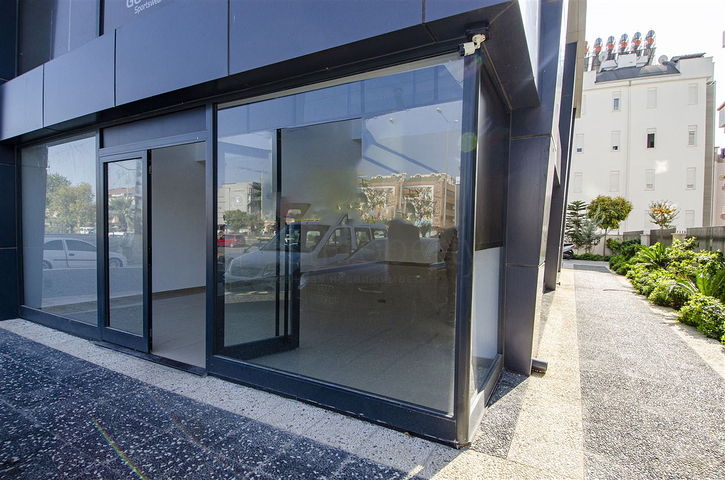 عرض تجاري في وسط انطاليا