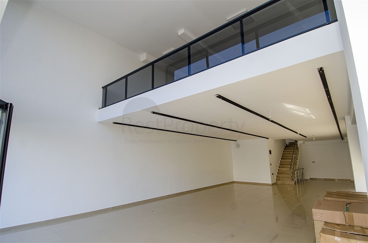 عرض تجاري في وسط انطاليا