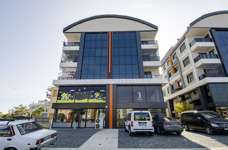 عرض تجاري في وسط انطاليا