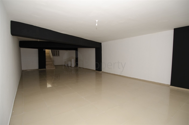 عرض تجاري في وسط انطاليا