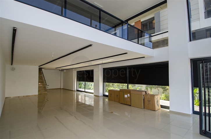 عرض تجاري في وسط انطاليا