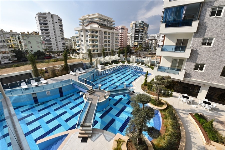 مجمع بخدمات 5 نجوم - شقة 2 غرفة وصالة - اطلالة مسبح- في مهموتلار/ الانيا 