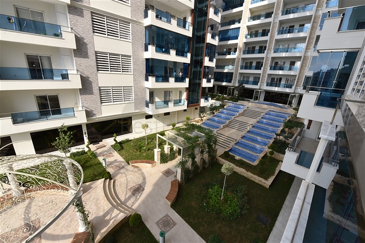 مجمع بخدمات 5 نجوم - شقة 2 غرفة وصالة - اطلالة مسبح- في مهموتلار/ الانيا 