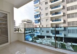 مجمع بخدمات 5 نجوم - شقة 2 غرفة وصالة - اطلالة مسبح- في مهموتلار/ الانيا 