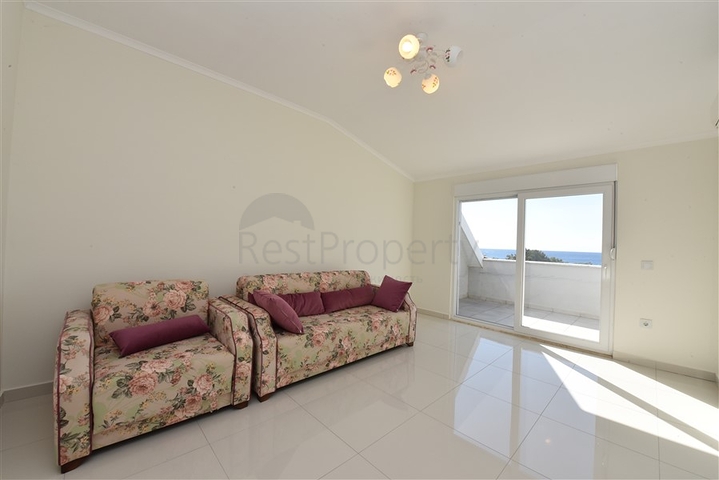 اطلالة بحر - دوبلكس ضمن مجمع عائلي فاخر -في كاستل / الانيا 