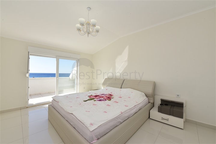 اطلالة بحر - دوبلكس ضمن مجمع عائلي فاخر -في كاستل / الانيا 