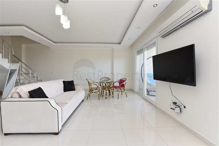 اطلالة بحر - دوبلكس ضمن مجمع عائلي فاخر -في كاستل / الانيا 