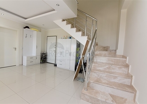 اطلالة بحر - دوبلكس ضمن مجمع عائلي فاخر -في كاستل / الانيا 