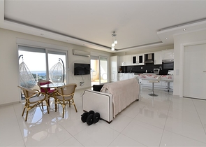 اطلالة بحر - دوبلكس ضمن مجمع عائلي فاخر -في كاستل / الانيا 