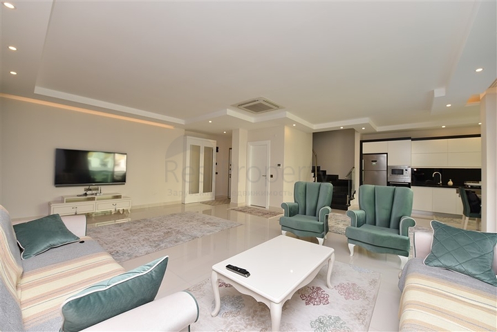 اطلالة بحر - شقة 3 غرف وصالة - مفروشة - مجمع حديث - في كارجي جاك / الانيا 