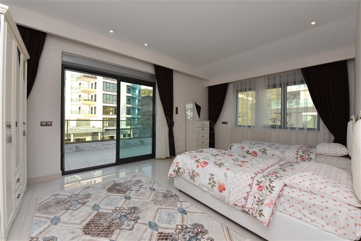 اطلالة بحر - شقة 3 غرف وصالة - مفروشة - مجمع حديث - في كارجي جاك / الانيا 