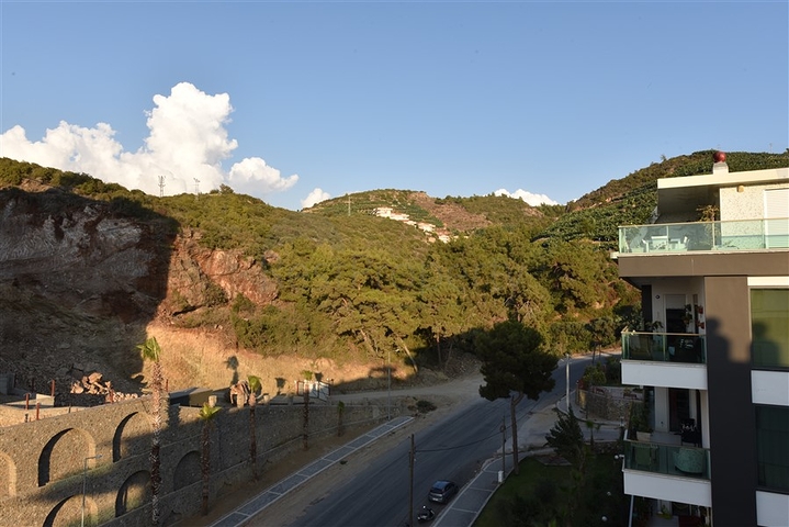 اطلالة بحر - شقة 3 غرف وصالة - مفروشة - مجمع حديث - في كارجي جاك / الانيا 