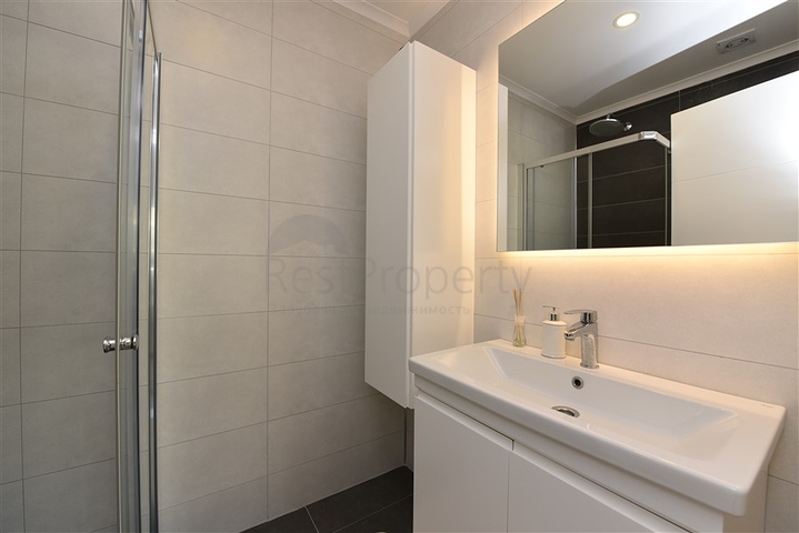 اطلالة بحر - شقة 3 غرف وصالة - مفروشة - مجمع حديث - في كارجي جاك / الانيا 