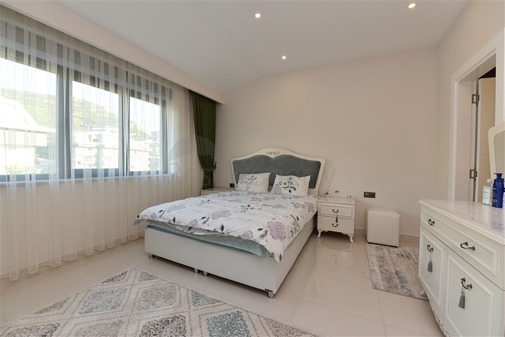 اطلالة بحر - شقة 3 غرف وصالة - مفروشة - مجمع حديث - في كارجي جاك / الانيا 