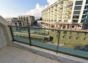 اطلالة بحر - شقة 3 غرف وصالة - مفروشة - مجمع حديث - في كارجي جاك / الانيا 