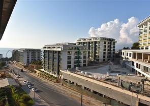 اطلالة بحر - شقة 3 غرف وصالة - مفروشة - مجمع حديث - في كارجي جاك / الانيا 