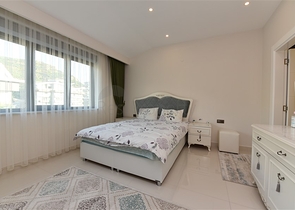 اطلالة بحر - شقة 3 غرف وصالة - مفروشة - مجمع حديث - في كارجي جاك / الانيا 