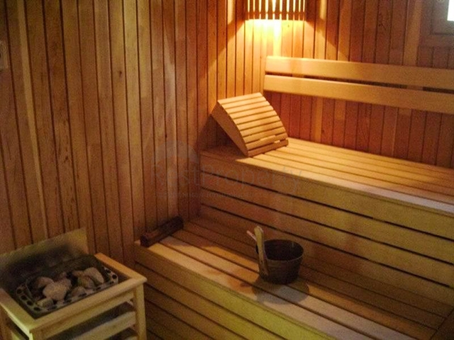 منزل العائلة - بجانب المول - دوبلكس 4 غرف وصالة - في اوبا / الانيا 