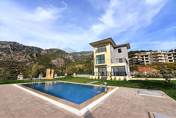 اطلالة بحر - فيلا حديثة - 4 غرفة وصالة - مسبح منفصل - في مهموتلار / الانيا 