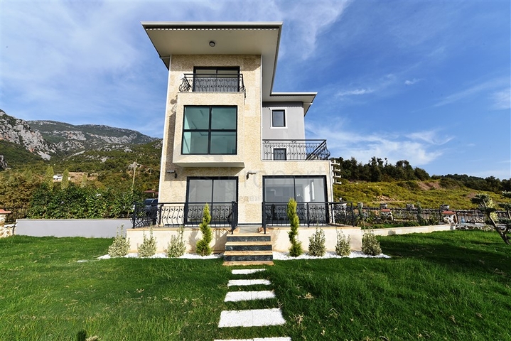 اطلالة بحر - فيلا حديثة - 4 غرفة وصالة - مسبح منفصل - في مهموتلار / الانيا 