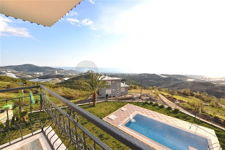 اطلالة بحر - فيلا حديثة - 4 غرفة وصالة - مسبح منفصل - في مهموتلار / الانيا 