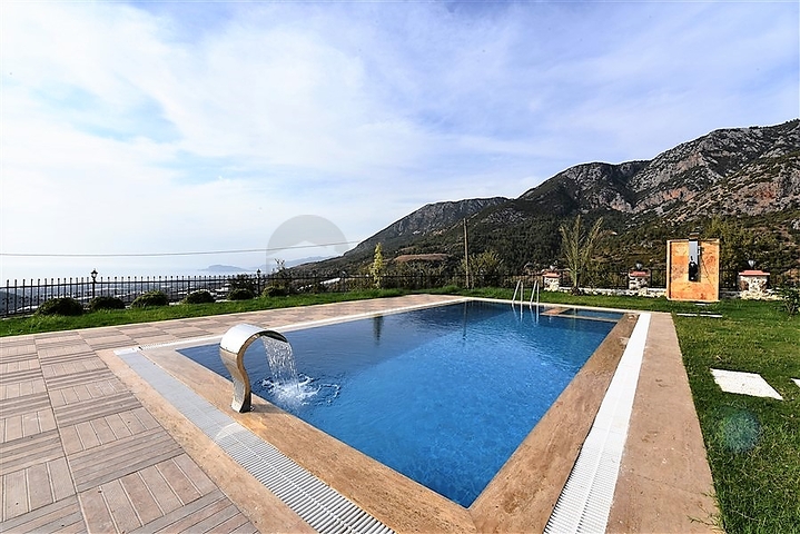 اطلالة بحر - فيلا حديثة - 4 غرفة وصالة - مسبح منفصل - في مهموتلار / الانيا 