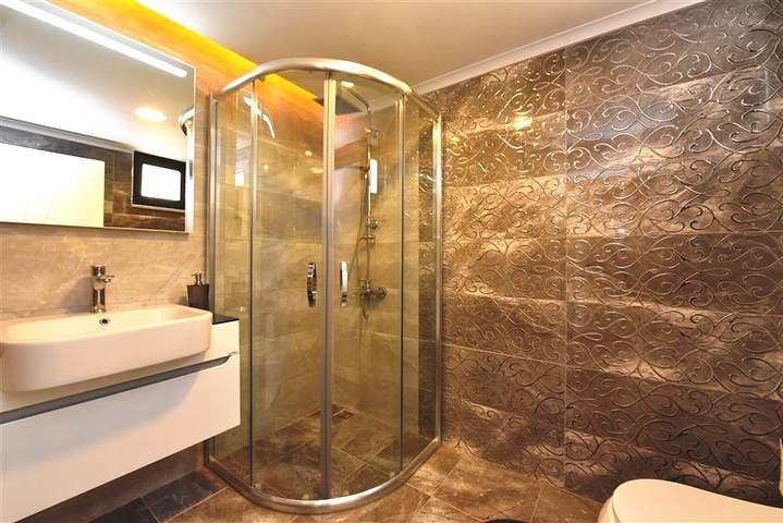 اطلالة بحر - فيلا حديثة - 4 غرفة وصالة - مسبح منفصل - في مهموتلار / الانيا 