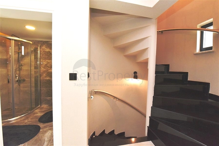 اطلالة بحر - فيلا حديثة - 4 غرفة وصالة - مسبح منفصل - في مهموتلار / الانيا 