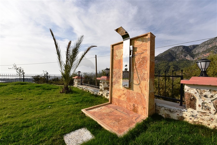 اطلالة بحر - فيلا حديثة - 4 غرفة وصالة - مسبح منفصل - في مهموتلار / الانيا 