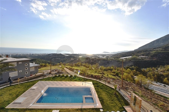 اطلالة بحر - فيلا حديثة - 4 غرفة وصالة - مسبح منفصل - في مهموتلار / الانيا 