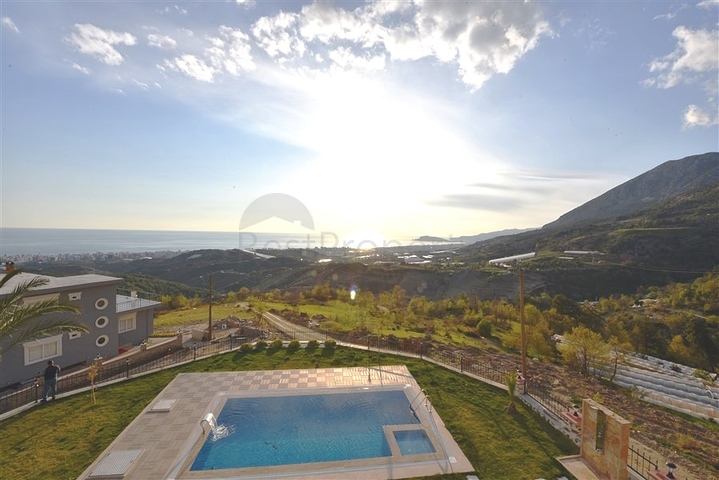 اطلالة بحر - فيلا حديثة - 4 غرفة وصالة - مسبح منفصل - في مهموتلار / الانيا 