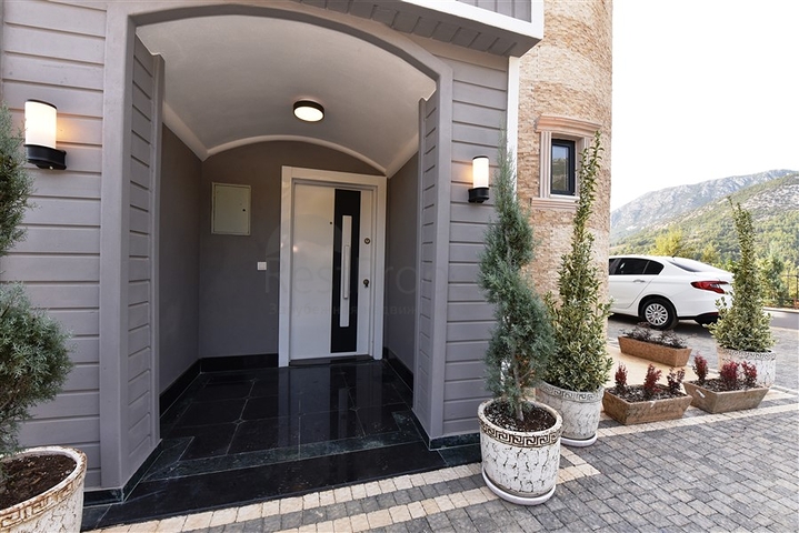 اطلالة بحر - فيلا حديثة - 4 غرفة وصالة - مسبح منفصل - في مهموتلار / الانيا 