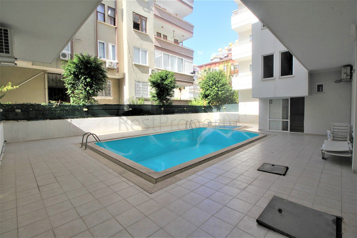 في مركز المدينة - شقة غرفة نوم وصالة مفروشة - الانيا 