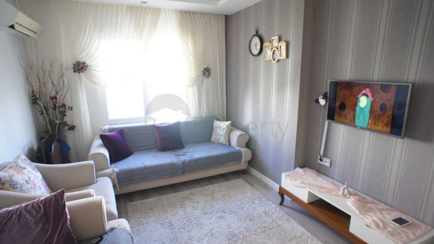 شقة مفروشة - 3 غرف وصالة - مطبخ منفصل -قريبة من المول - في جيكجلي / الانيا 
