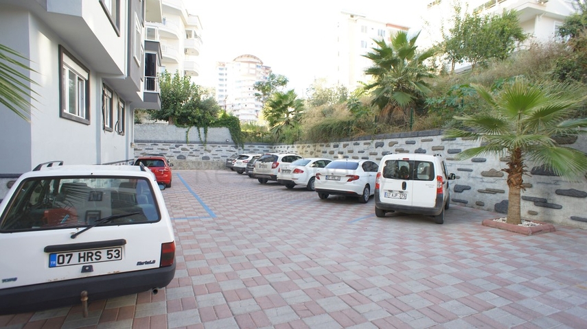 شقة مفروشة - 3 غرف وصالة - مطبخ منفصل -قريبة من المول - في جيكجلي / الانيا 