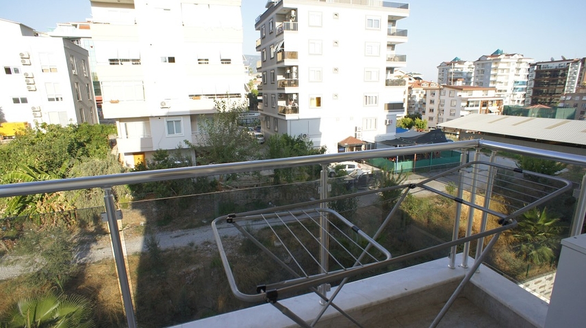 شقة مفروشة - 3 غرف وصالة - مطبخ منفصل -قريبة من المول - في جيكجلي / الانيا 