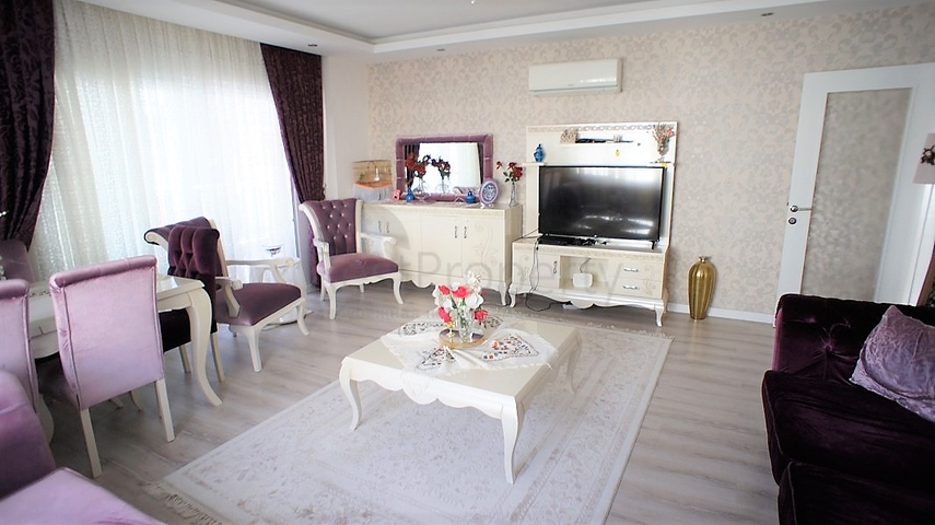 شقة مفروشة - 3 غرف وصالة - مطبخ منفصل -قريبة من المول - في جيكجلي / الانيا 