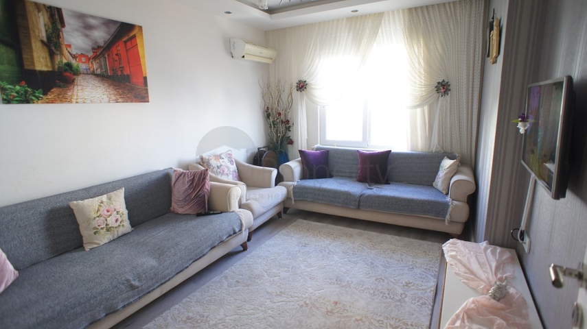 شقة مفروشة - 3 غرف وصالة - مطبخ منفصل -قريبة من المول - في جيكجلي / الانيا 