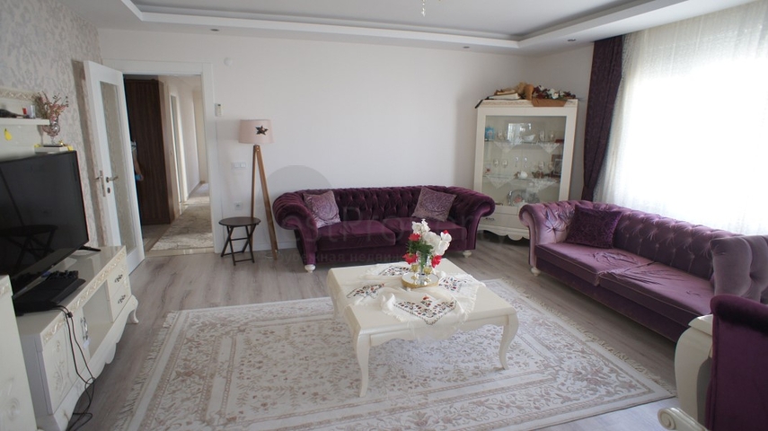 شقة مفروشة - 3 غرف وصالة - مطبخ منفصل -قريبة من المول - في جيكجلي / الانيا 