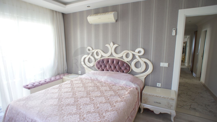 شقة مفروشة - 3 غرف وصالة - مطبخ منفصل -قريبة من المول - في جيكجلي / الانيا 