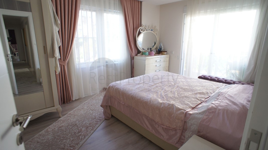 شقة مفروشة - 3 غرف وصالة - مطبخ منفصل -قريبة من المول - في جيكجلي / الانيا 