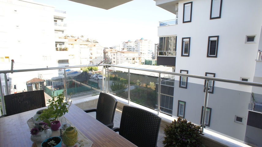 شقة مفروشة - 3 غرف وصالة - مطبخ منفصل -قريبة من المول - في جيكجلي / الانيا 