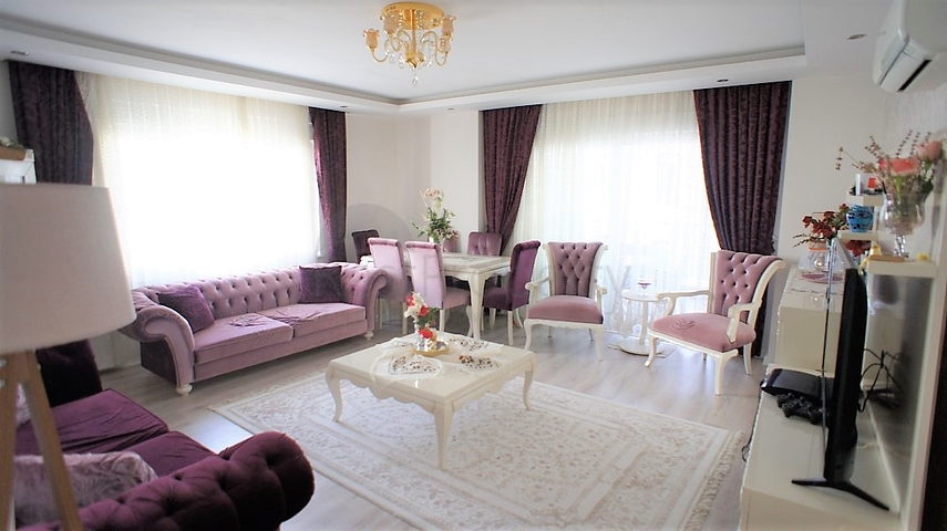 شقة مفروشة - 3 غرف وصالة - مطبخ منفصل -قريبة من المول - في جيكجلي / الانيا 