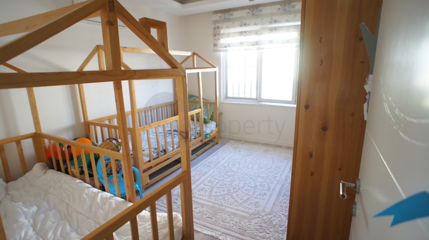 شقة مفروشة - 3 غرف وصالة - مطبخ منفصل -قريبة من المول - في جيكجلي / الانيا 