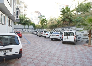 شقة مفروشة - 3 غرف وصالة - مطبخ منفصل -قريبة من المول - في جيكجلي / الانيا 