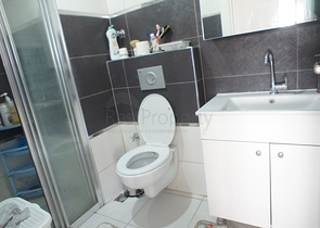 شقة مفروشة - 3 غرف وصالة - مطبخ منفصل -قريبة من المول - في جيكجلي / الانيا 