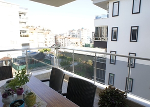 شقة مفروشة - 3 غرف وصالة - مطبخ منفصل -قريبة من المول - في جيكجلي / الانيا 