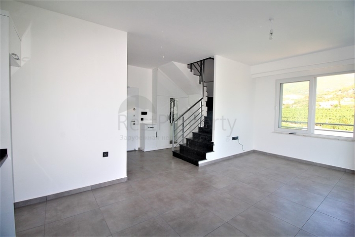 ضمن مجمع حديث يضم كافة الخدمات - دوبلكس 2 غرفة وصالة - في مهموتلار / الانيا 